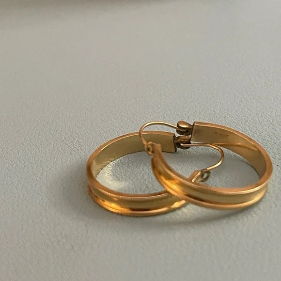 Elegant Gold VINTAGE Hoop Earrings - Picture 8 of 9
